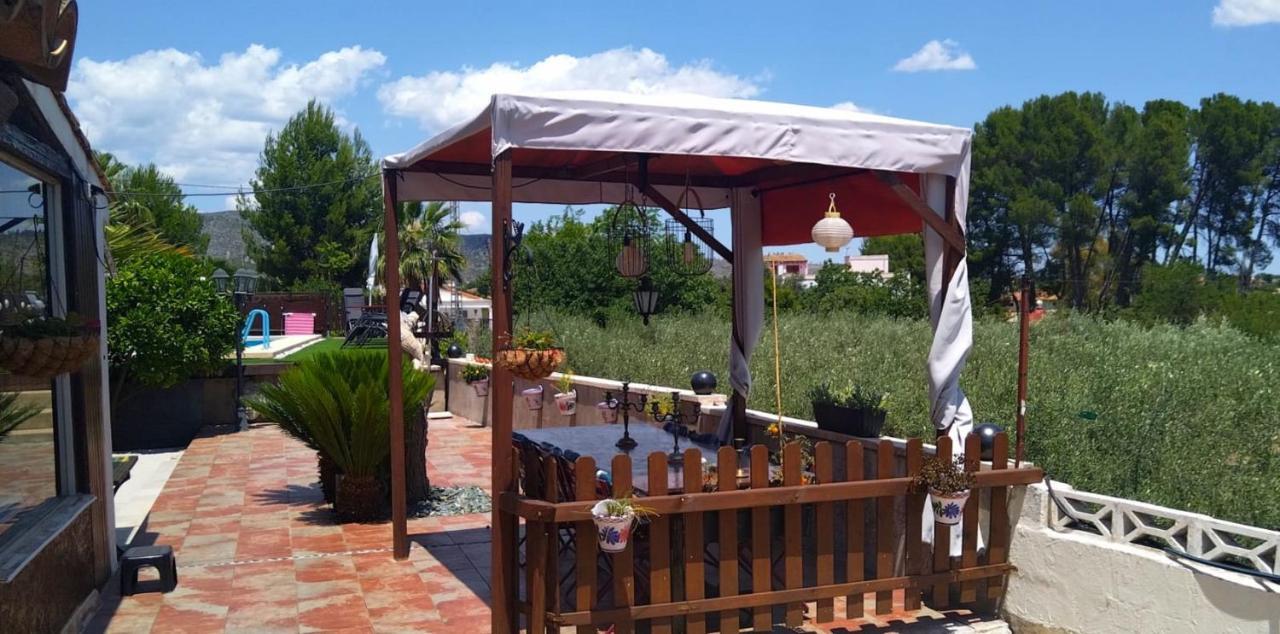 Los Amigos De Claude & Joanna Ontinyent Zewnętrze zdjęcie